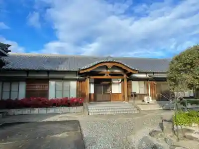 献忠寺の{uncategorized: "未分類", other: "その他", undefined: "問題あり", building: "その他建物", grave: "お墓", sacred_gate: "鳥居", guardian: "狛犬", statue: "像", buddha: "仏像", history: "歴史", nature: "自然", garden: "庭園", animal: "動物", pagoda: "塔", temizu: "手水舎", mountain_gate: "山門・神門", sanctuary: "本殿・本堂", subordinate: "末社・摂社", art: "芸術", scenery: "景色", jizo: "地蔵", ema: "絵馬", goshuin: "御朱印", omikuji: "おみくじ", items: "授与品その他", amulet: "お守り", goshuincho: "御朱印帳", eats: "食事", festival: "お祭り", votive_dance: "神楽", shichigosan: "七五三参", wedding: "結婚式", experience: "体験その他", initially: "初詣", around: "周辺", anti_infection: "感染症対策"}