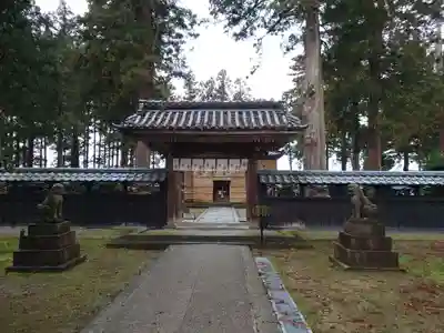 守りの神　藤基神社の山門・神門