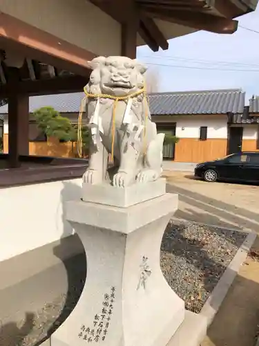 泊神社の狛犬