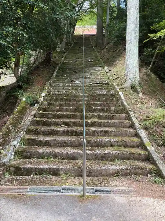 光明寺の{uncategorized: "未分類", other: "その他", undefined: "問題あり", building: "その他建物", grave: "お墓", sacred_gate: "鳥居", guardian: "狛犬", statue: "像", buddha: "仏像", history: "歴史", nature: "自然", garden: "庭園", animal: "動物", pagoda: "塔", temizu: "手水舎", mountain_gate: "山門・神門", sanctuary: "本殿・本堂", subordinate: "末社・摂社", art: "芸術", scenery: "景色", jizo: "地蔵", ema: "絵馬", goshuin: "御朱印", omikuji: "おみくじ", items: "授与品その他", amulet: "お守り", goshuincho: "御朱印帳", eats: "食事", festival: "お祭り", votive_dance: "神楽", shichigosan: "七五三参", wedding: "結婚式", experience: "体験その他", initially: "初詣", around: "周辺", anti_infection: "感染症対策"}