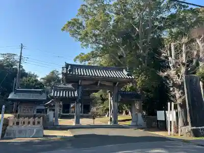 鏡忍寺の{uncategorized: "未分類", other: "その他", undefined: "問題あり", building: "その他建物", grave: "お墓", sacred_gate: "鳥居", guardian: "狛犬", statue: "像", buddha: "仏像", history: "歴史", nature: "自然", garden: "庭園", animal: "動物", pagoda: "塔", temizu: "手水舎", mountain_gate: "山門・神門", sanctuary: "本殿・本堂", subordinate: "末社・摂社", art: "芸術", scenery: "景色", jizo: "地蔵", ema: "絵馬", goshuin: "御朱印", omikuji: "おみくじ", items: "授与品その他", amulet: "お守り", goshuincho: "御朱印帳", eats: "食事", festival: "お祭り", votive_dance: "神楽", shichigosan: "七五三参", wedding: "結婚式", experience: "体験その他", initially: "初詣", around: "周辺", anti_infection: "感染症対策"}