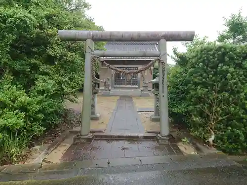 神明社の鳥居