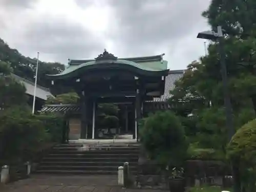 青松寺の山門