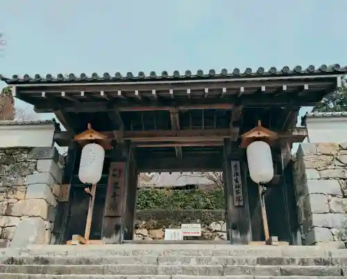 三千院門跡の{uncategorized: "未分類", other: "その他", undefined: "問題あり", building: "その他建物", grave: "お墓", sacred_gate: "鳥居", guardian: "狛犬", statue: "像", buddha: "仏像", history: "歴史", nature: "自然", garden: "庭園", animal: "動物", pagoda: "塔", temizu: "手水舎", mountain_gate: "山門・神門", sanctuary: "本殿・本堂", subordinate: "末社・摂社", art: "芸術", scenery: "景色", jizo: "地蔵", ema: "絵馬", goshuin: "御朱印", omikuji: "おみくじ", items: "授与品その他", amulet: "お守り", goshuincho: "御朱印帳", eats: "食事", festival: "お祭り", votive_dance: "神楽", shichigosan: "七五三参", wedding: "結婚式", experience: "体験その他", initially: "初詣", around: "周辺", anti_infection: "感染症対策"}