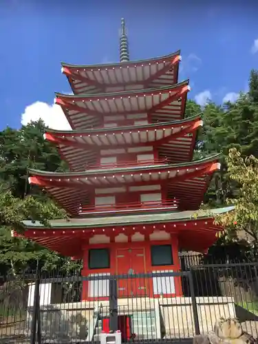 新倉富士浅間神社の塔