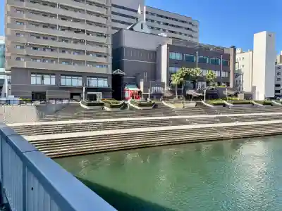 上土朝日稲荷神社の{uncategorized: "未分類", other: "その他", undefined: "問題あり", building: "その他建物", grave: "お墓", sacred_gate: "鳥居", guardian: "狛犬", statue: "像", buddha: "仏像", history: "歴史", nature: "自然", garden: "庭園", animal: "動物", pagoda: "塔", temizu: "手水舎", mountain_gate: "山門・神門", sanctuary: "本殿・本堂", subordinate: "末社・摂社", art: "芸術", scenery: "景色", jizo: "地蔵", ema: "絵馬", goshuin: "御朱印", omikuji: "おみくじ", items: "授与品その他", amulet: "お守り", goshuincho: "御朱印帳", eats: "食事", festival: "お祭り", votive_dance: "神楽", shichigosan: "七五三参", wedding: "結婚式", experience: "体験その他", initially: "初詣", around: "周辺", anti_infection: "感染症対策"}