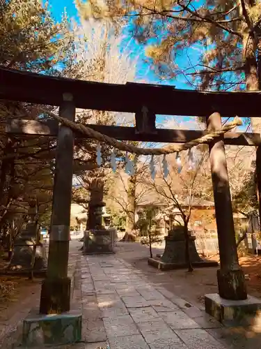 春日部八幡神社の鳥居