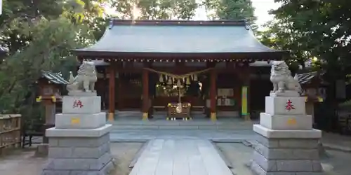 新田神社の本殿・本堂
