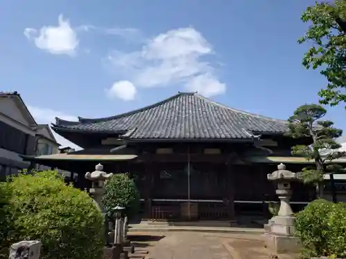 荘厳寺の本殿