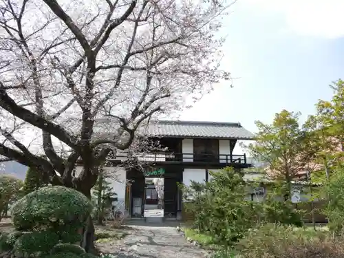 妙見寺の山門