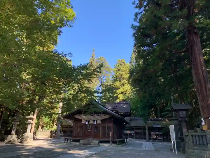 諏訪大社下社春宮(長野県)