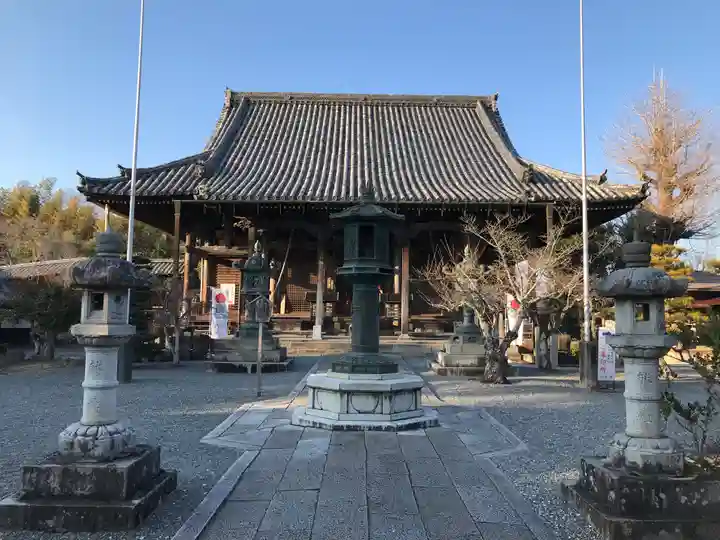 穴太寺の本殿・本堂