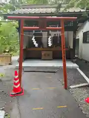 新屋山神社の末社