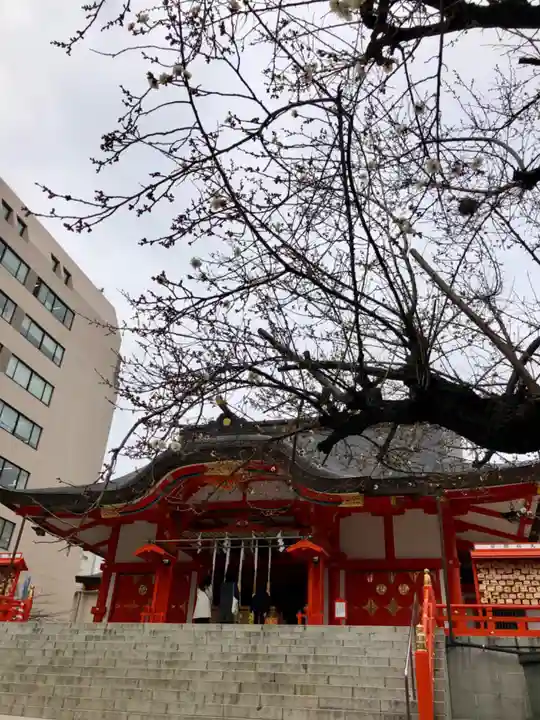 花園神社の本殿・本堂