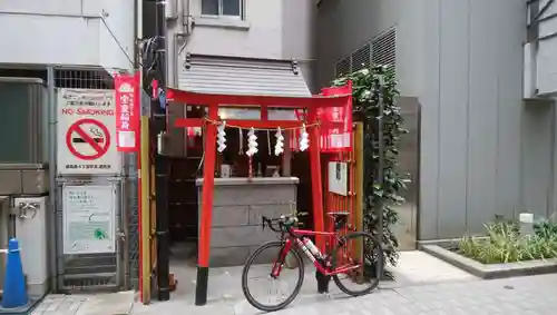 宝童稲荷神社の鳥居