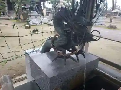 放生津八幡宮の手水舎