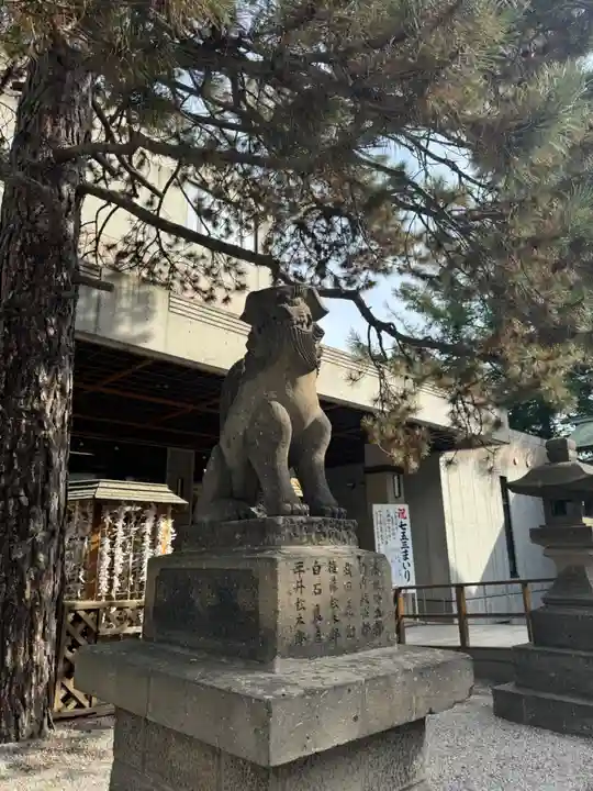 白石神社の狛犬