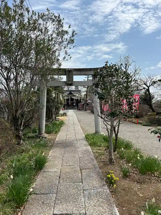 尾曳稲荷神社の鳥居
