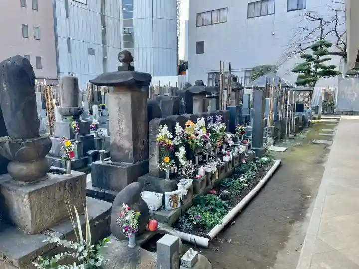 常圓寺の{uncategorized: "未分類", other: "その他", undefined: "問題あり", building: "その他建物", grave: "お墓", sacred_gate: "鳥居", guardian: "狛犬", statue: "像", buddha: "仏像", history: "歴史", nature: "自然", garden: "庭園", animal: "動物", pagoda: "塔", temizu: "手水舎", mountain_gate: "山門・神門", sanctuary: "本殿・本堂", subordinate: "末社・摂社", art: "芸術", scenery: "景色", jizo: "地蔵", ema: "絵馬", goshuin: "御朱印", omikuji: "おみくじ", items: "授与品その他", amulet: "お守り", goshuincho: "御朱印帳", eats: "食事", festival: "お祭り", votive_dance: "神楽", shichigosan: "七五三参", wedding: "結婚式", experience: "体験その他", initially: "初詣", around: "周辺", anti_infection: "感染症対策"}