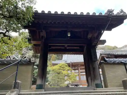 勝福寺の山門・神門