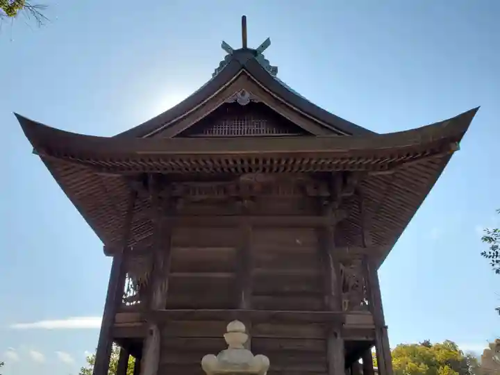 泊神社の本殿・本堂