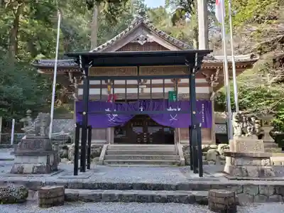 賀毛神社の本殿・本堂