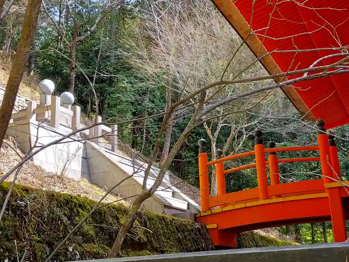 天河大辨財天社の{uncategorized: "未分類", other: "その他", undefined: "問題あり", building: "その他建物", grave: "お墓", sacred_gate: "鳥居", guardian: "狛犬", statue: "像", buddha: "仏像", history: "歴史", nature: "自然", garden: "庭園", animal: "動物", pagoda: "塔", temizu: "手水舎", mountain_gate: "山門・神門", sanctuary: "本殿・本堂", subordinate: "末社・摂社", art: "芸術", scenery: "景色", jizo: "地蔵", ema: "絵馬", goshuin: "御朱印", omikuji: "おみくじ", items: "授与品その他", amulet: "お守り", goshuincho: "御朱印帳", eats: "食事", festival: "お祭り", votive_dance: "神楽", shichigosan: "七五三参", wedding: "結婚式", experience: "体験その他", initially: "初詣", around: "周辺", anti_infection: "感染症対策"}