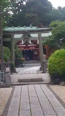 新橋浅間神社の鳥居