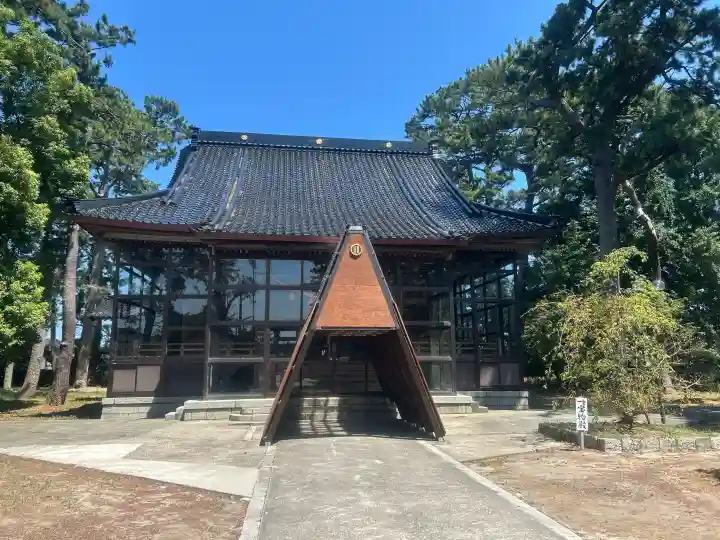 新治神社の{uncategorized: "未分類", other: "その他", undefined: "問題あり", building: "その他建物", grave: "お墓", sacred_gate: "鳥居", guardian: "狛犬", statue: "像", buddha: "仏像", history: "歴史", nature: "自然", garden: "庭園", animal: "動物", pagoda: "塔", temizu: "手水舎", mountain_gate: "山門・神門", sanctuary: "本殿・本堂", subordinate: "末社・摂社", art: "芸術", scenery: "景色", jizo: "地蔵", ema: "絵馬", goshuin: "御朱印", omikuji: "おみくじ", items: "授与品その他", amulet: "お守り", goshuincho: "御朱印帳", eats: "食事", festival: "お祭り", votive_dance: "神楽", shichigosan: "七五三参", wedding: "結婚式", experience: "体験その他", initially: "初詣", around: "周辺", anti_infection: "感染症対策"}
