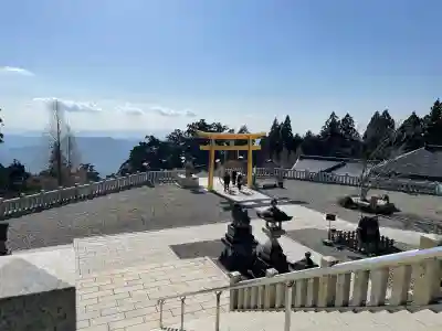 秋葉山本宮 秋葉神社 上社の{uncategorized: "未分類", other: "その他", undefined: "問題あり", building: "その他建物", grave: "お墓", sacred_gate: "鳥居", guardian: "狛犬", statue: "像", buddha: "仏像", history: "歴史", nature: "自然", garden: "庭園", animal: "動物", pagoda: "塔", temizu: "手水舎", mountain_gate: "山門・神門", sanctuary: "本殿・本堂", subordinate: "末社・摂社", art: "芸術", scenery: "景色", jizo: "地蔵", ema: "絵馬", goshuin: "御朱印", omikuji: "おみくじ", items: "授与品その他", amulet: "お守り", goshuincho: "御朱印帳", eats: "食事", festival: "お祭り", votive_dance: "神楽", shichigosan: "七五三参", wedding: "結婚式", experience: "体験その他", initially: "初詣", around: "周辺", anti_infection: "感染症対策"}