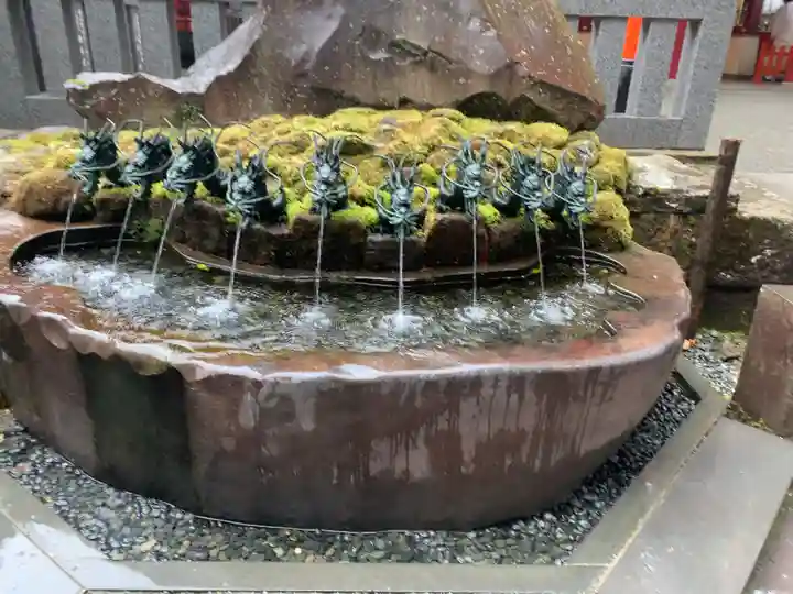 九頭龍神社本宮の手水舎