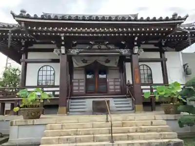 寳泉寺の本殿・本堂