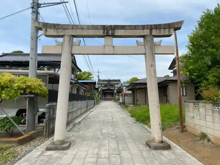 板倉雷電神社の{uncategorized: "未分類", other: "その他", undefined: "問題あり", building: "その他建物", grave: "お墓", sacred_gate: "鳥居", guardian: "狛犬", statue: "像", buddha: "仏像", history: "歴史", nature: "自然", garden: "庭園", animal: "動物", pagoda: "塔", temizu: "手水舎", mountain_gate: "山門・神門", sanctuary: "本殿・本堂", subordinate: "末社・摂社", art: "芸術", scenery: "景色", jizo: "地蔵", ema: "絵馬", goshuin: "御朱印", omikuji: "おみくじ", items: "授与品その他", amulet: "お守り", goshuincho: "御朱印帳", eats: "食事", festival: "お祭り", votive_dance: "神楽", shichigosan: "七五三参", wedding: "結婚式", experience: "体験その他", initially: "初詣", around: "周辺", anti_infection: "感染症対策"}