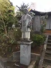 横浜御嶽神社の像