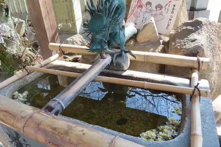 糸碕神社の手水舎