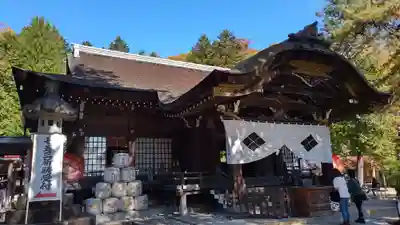 武田神社の本殿・本堂