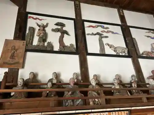 金鳳山 正法寺の{uncategorized: "未分類", other: "その他", undefined: "問題あり", building: "その他建物", grave: "お墓", sacred_gate: "鳥居", guardian: "狛犬", statue: "像", buddha: "仏像", history: "歴史", nature: "自然", garden: "庭園", animal: "動物", pagoda: "塔", temizu: "手水舎", mountain_gate: "山門・神門", sanctuary: "本殿・本堂", subordinate: "末社・摂社", art: "芸術", scenery: "景色", jizo: "地蔵", ema: "絵馬", goshuin: "御朱印", omikuji: "おみくじ", items: "授与品その他", amulet: "お守り", goshuincho: "御朱印帳", eats: "食事", festival: "お祭り", votive_dance: "神楽", shichigosan: "七五三参", wedding: "結婚式", experience: "体験その他", initially: "初詣", around: "周辺", anti_infection: "感染症対策"}