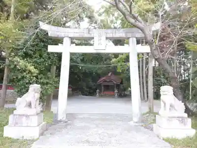 薦神社の鳥居