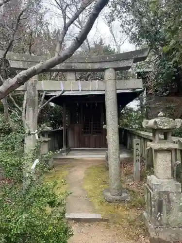 高諸神社の{uncategorized: "未分類", other: "その他", undefined: "問題あり", building: "その他建物", grave: "お墓", sacred_gate: "鳥居", guardian: "狛犬", statue: "像", buddha: "仏像", history: "歴史", nature: "自然", garden: "庭園", animal: "動物", pagoda: "塔", temizu: "手水舎", mountain_gate: "山門・神門", sanctuary: "本殿・本堂", subordinate: "末社・摂社", art: "芸術", scenery: "景色", jizo: "地蔵", ema: "絵馬", goshuin: "御朱印", omikuji: "おみくじ", items: "授与品その他", amulet: "お守り", goshuincho: "御朱印帳", eats: "食事", festival: "お祭り", votive_dance: "神楽", shichigosan: "七五三参", wedding: "結婚式", experience: "体験その他", initially: "初詣", around: "周辺", anti_infection: "感染症対策"}