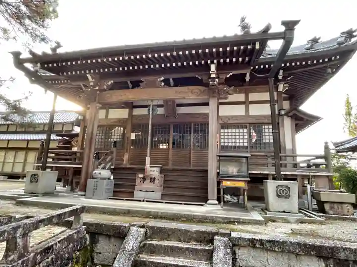 池辺寺の本殿・本堂