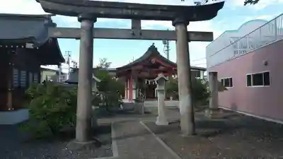 諏訪神社の鳥居