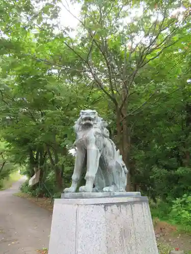 虻田神社の狛犬
