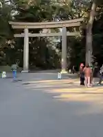 明治神宮の{uncategorized: "未分類", other: "その他", undefined: "問題あり", building: "その他建物", grave: "お墓", sacred_gate: "鳥居", guardian: "狛犬", statue: "像", buddha: "仏像", history: "歴史", nature: "自然", garden: "庭園", animal: "動物", pagoda: "塔", temizu: "手水舎", mountain_gate: "山門・神門", sanctuary: "本殿・本堂", subordinate: "末社・摂社", art: "芸術", scenery: "景色", jizo: "地蔵", ema: "絵馬", goshuin: "御朱印", omikuji: "おみくじ", items: "授与品その他", amulet: "お守り", goshuincho: "御朱印帳", eats: "食事", festival: "お祭り", votive_dance: "神楽", shichigosan: "七五三参", wedding: "結婚式", experience: "体験その他", initially: "初詣", around: "周辺", anti_infection: "感染症対策"}