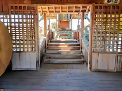 神明社(給父)の本殿・本堂