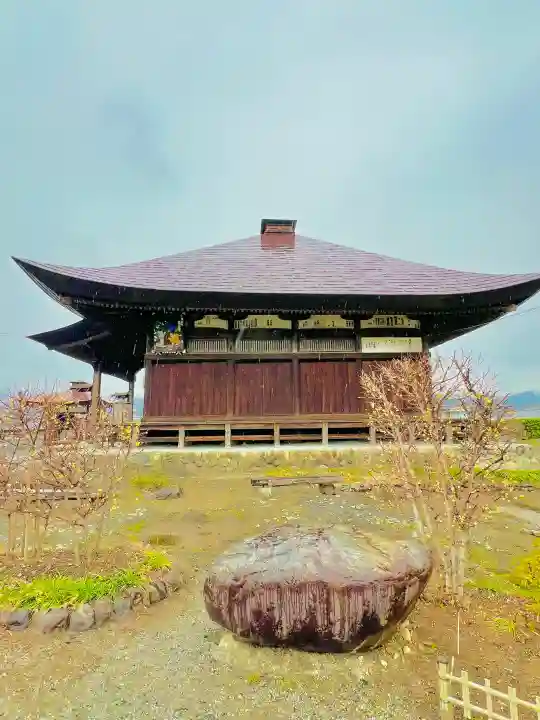 龍石寺の{uncategorized: "未分類", other: "その他", undefined: "問題あり", building: "その他建物", grave: "お墓", sacred_gate: "鳥居", guardian: "狛犬", statue: "像", buddha: "仏像", history: "歴史", nature: "自然", garden: "庭園", animal: "動物", pagoda: "塔", temizu: "手水舎", mountain_gate: "山門・神門", sanctuary: "本殿・本堂", subordinate: "末社・摂社", art: "芸術", scenery: "景色", jizo: "地蔵", ema: "絵馬", goshuin: "御朱印", omikuji: "おみくじ", items: "授与品その他", amulet: "お守り", goshuincho: "御朱印帳", eats: "食事", festival: "お祭り", votive_dance: "神楽", shichigosan: "七五三参", wedding: "結婚式", experience: "体験その他", initially: "初詣", around: "周辺", anti_infection: "感染症対策"}