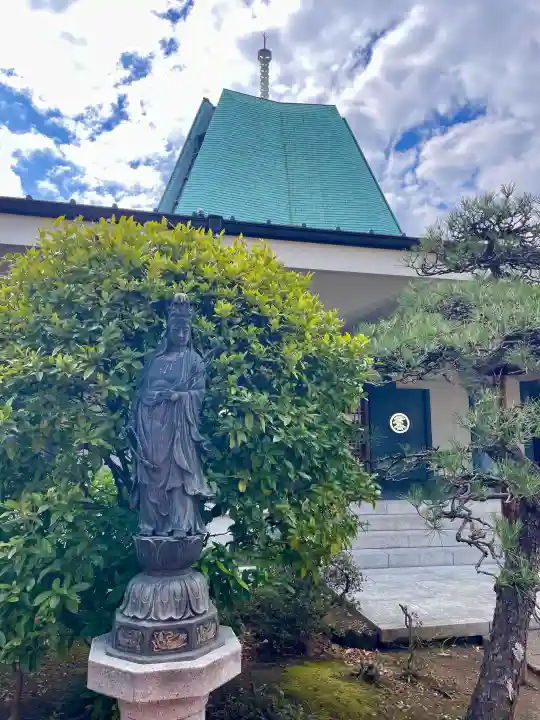 蓮華寺の{uncategorized: "未分類", other: "その他", undefined: "問題あり", building: "その他建物", grave: "お墓", sacred_gate: "鳥居", guardian: "狛犬", statue: "像", buddha: "仏像", history: "歴史", nature: "自然", garden: "庭園", animal: "動物", pagoda: "塔", temizu: "手水舎", mountain_gate: "山門・神門", sanctuary: "本殿・本堂", subordinate: "末社・摂社", art: "芸術", scenery: "景色", jizo: "地蔵", ema: "絵馬", goshuin: "御朱印", omikuji: "おみくじ", items: "授与品その他", amulet: "お守り", goshuincho: "御朱印帳", eats: "食事", festival: "お祭り", votive_dance: "神楽", shichigosan: "七五三参", wedding: "結婚式", experience: "体験その他", initially: "初詣", around: "周辺", anti_infection: "感染症対策"}