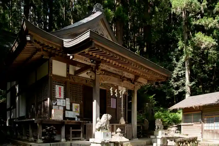 九頭龍神社の本殿・本堂