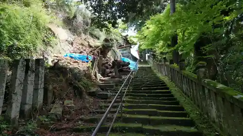 摩尼寺の建物その他