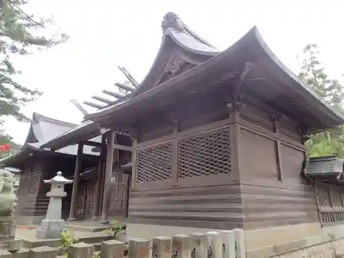 神明社の本殿