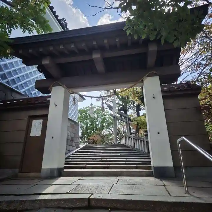 高津宮の山門・神門